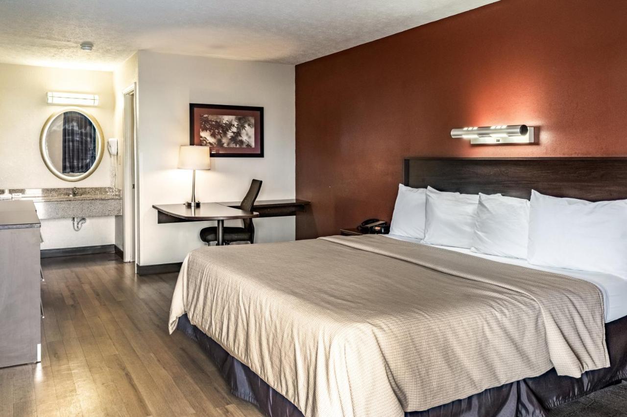 Red Roof Inn Columbus - Taylorsville Eksteriør bilde