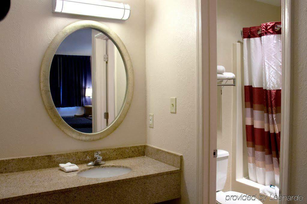 Red Roof Inn Columbus - Taylorsville Eksteriør bilde